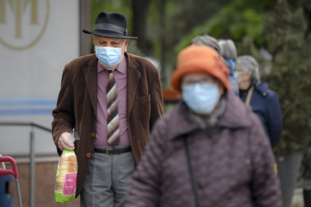 Rata de infectare continuă să crească în București. CMBSU va anunța noi restricții