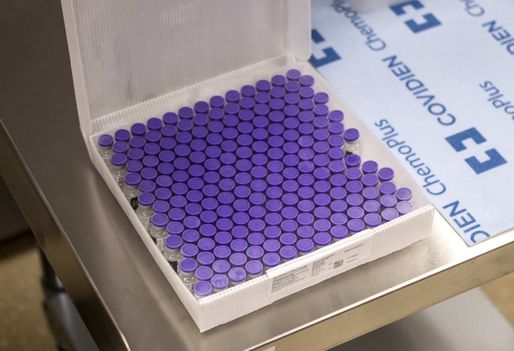 DNA anchetează modul în care au fost cumpărate dozele de vaccin anti-COVID din România. Suspiciuni de abuz în serviciu