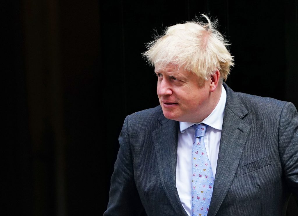 Boris Johnson este presat politic în legătură cu penuria de combustibil. Barnier: Este o consecință a BREXIT