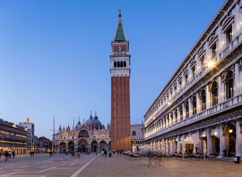 Femeile din politica italiană au criticat dur statuia inspirată din poeziile poetului italian Luigi Mercantini