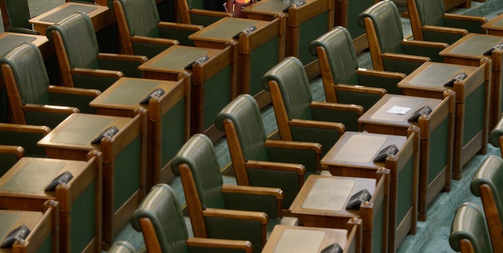 Conducerea Parlamentului a decis că moțiunea USR PLUS nu se supune la vot. Ce se întâmplă cu moțiunea PSD