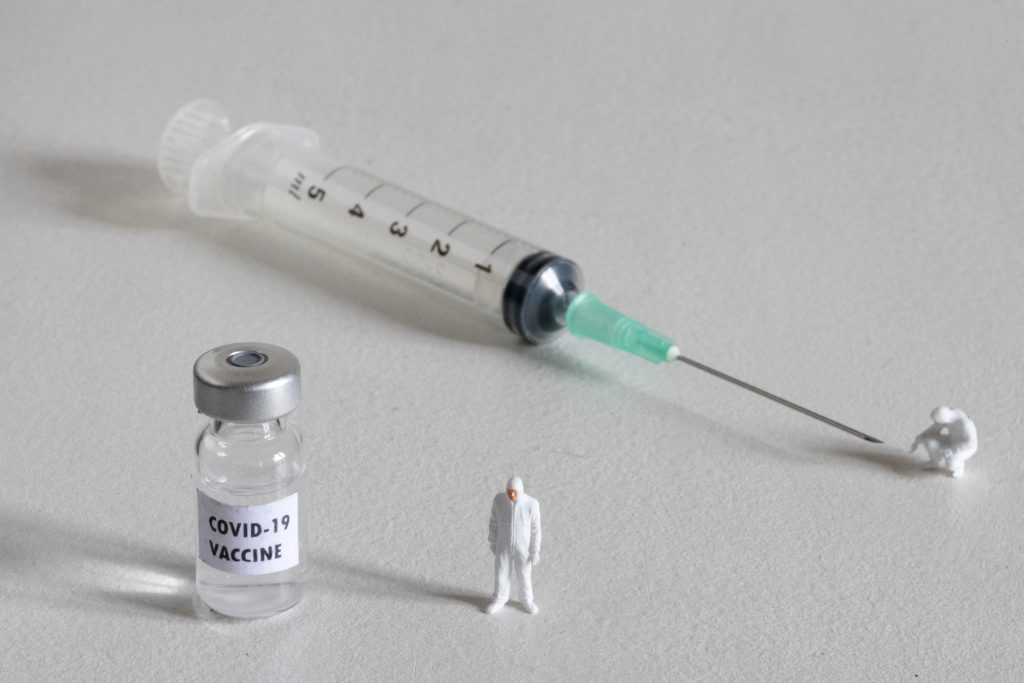 Reacția PSD după ce președintele Iohannis a propus ca vaccinarea anti-Covid să fie obligatorie pentru anumite categorii
