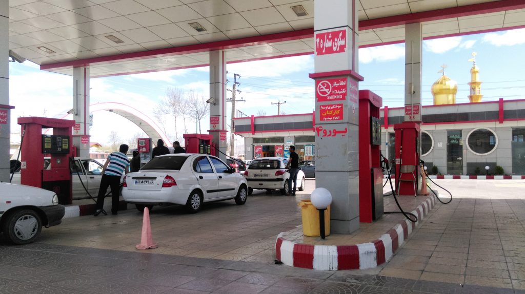 Un atac cibernetic a blocat rețeaua stațiilor de carburanți din Iran