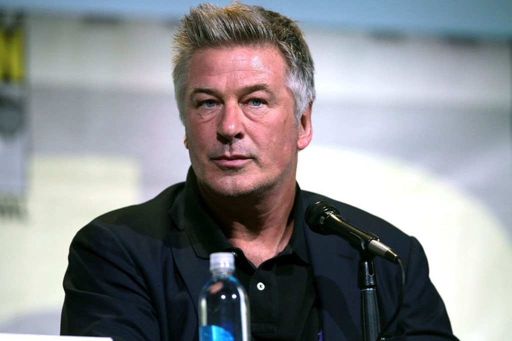 Poliția anunță că arma pe care a folosit-o Alec Baldwin pe platoul de filmare avea muniţie reală