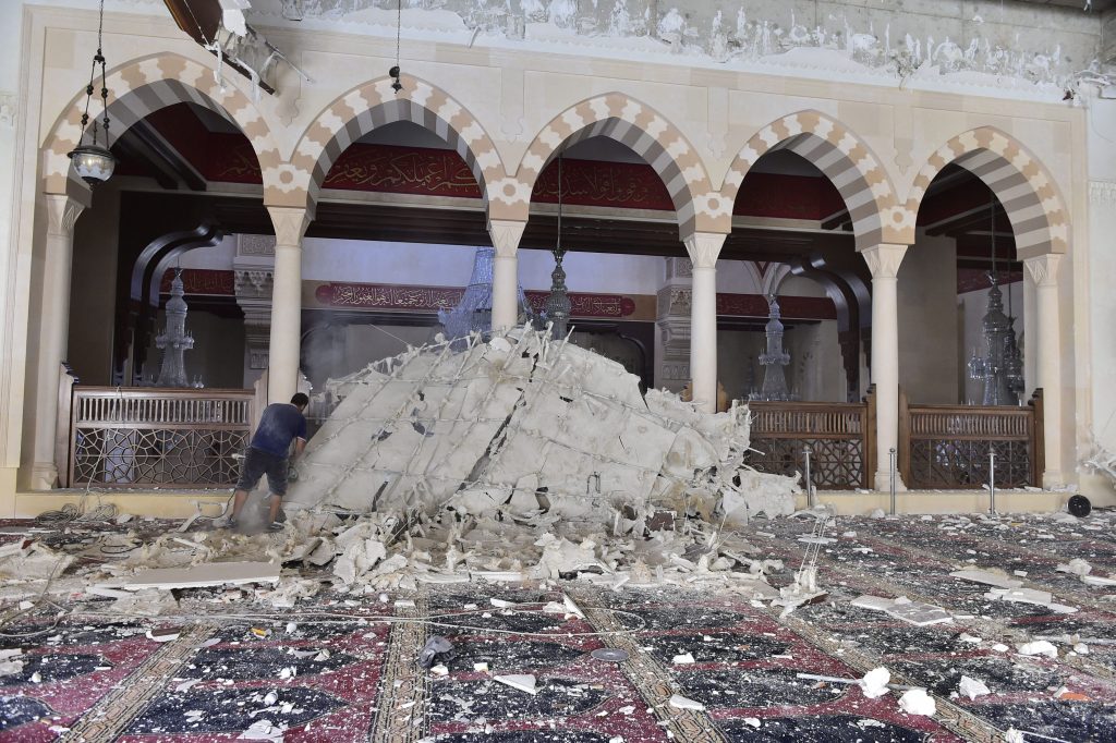 Explozie într-o moschee din Afganistan, în timp ce credincioșii erau la slujbă: 15 oameni au murit și peste 90 au fost răniți