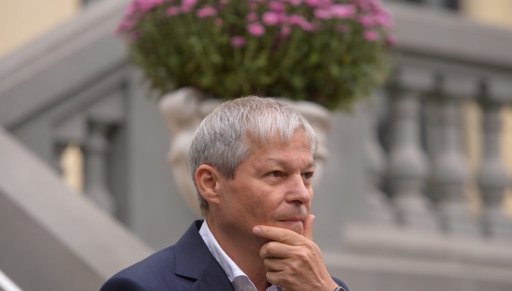 USR: votăm moțiunea, propunerea noastră de premier este Dacian Cioloş
