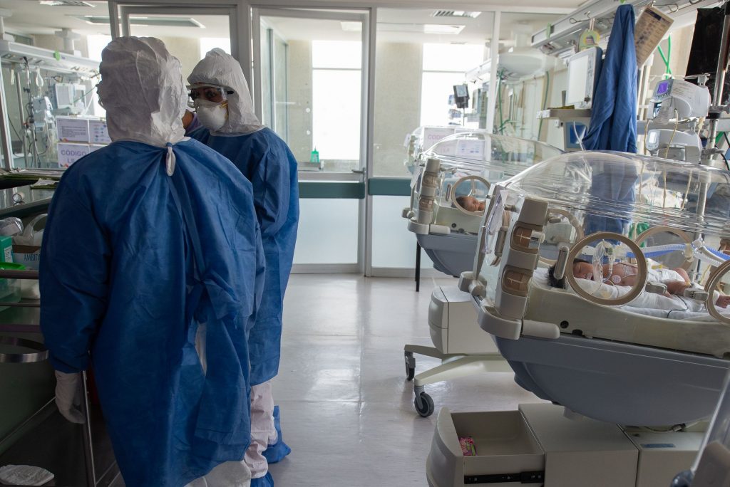 Maternitatea Spitalului Judeţean Neamţ, evacuată pentru a fi transformată în secţie COVID