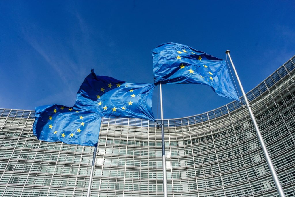 Un epidemiolog critică solicitarea României privind ajutorul Uniunii Europene: Ruşinos, e ca și când ar ajuta un cerşetor adult şi sănătos