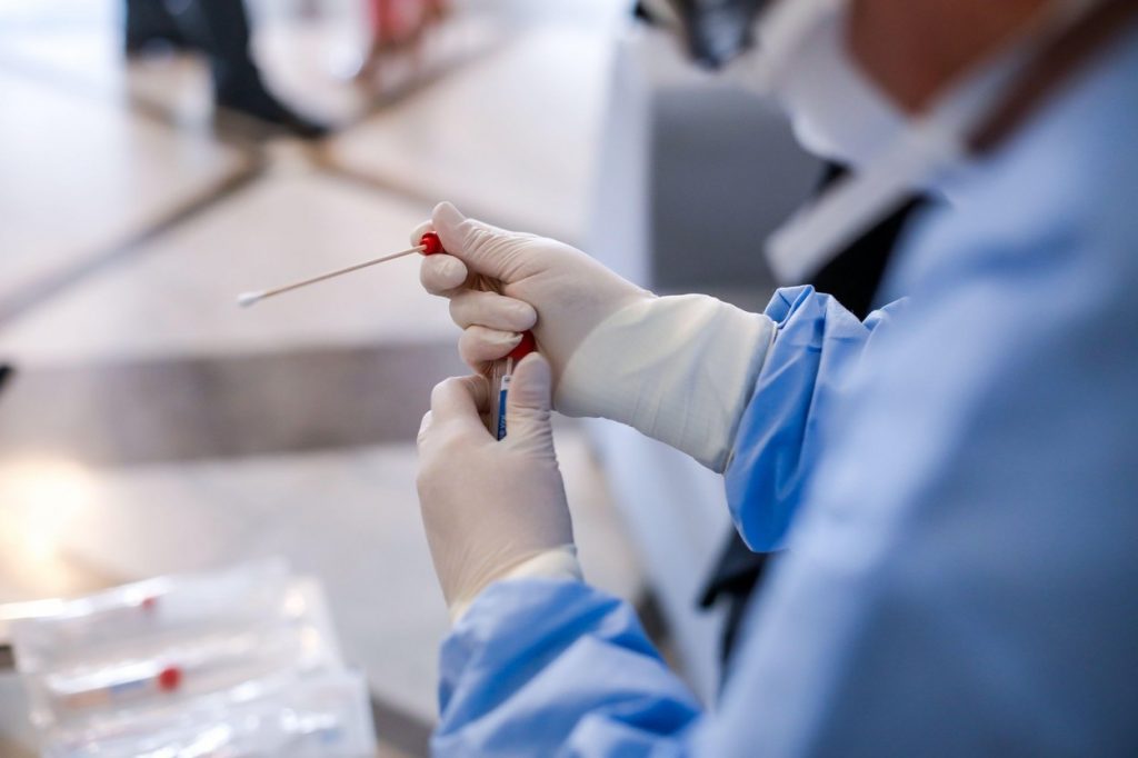 BILANȚUL ZILEI. 1.550 de cazuri noi și 125 de decese în ultimele 24 de ore. Situația la ATI