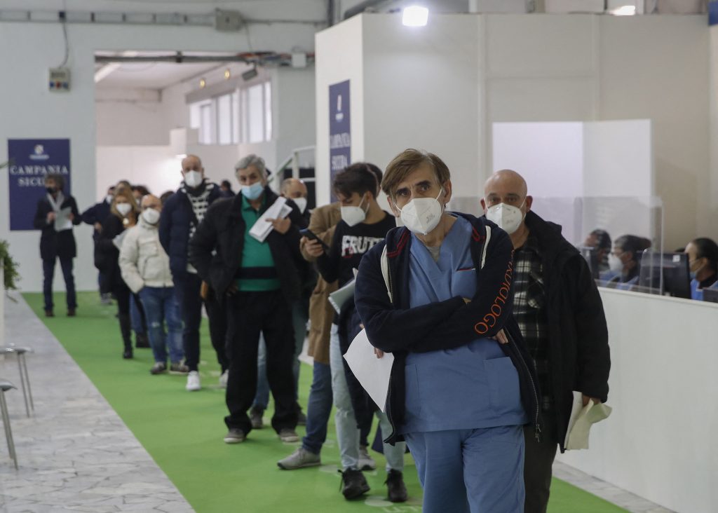 Nou record al cazurilor COVID în Italia. 126.888 în ultimele 24 de ore