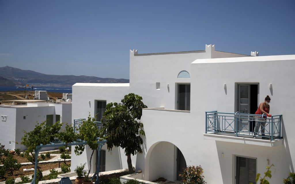 Noi restricţii sunt impuse în Grecia din cauza răspândirii variantei Omicron