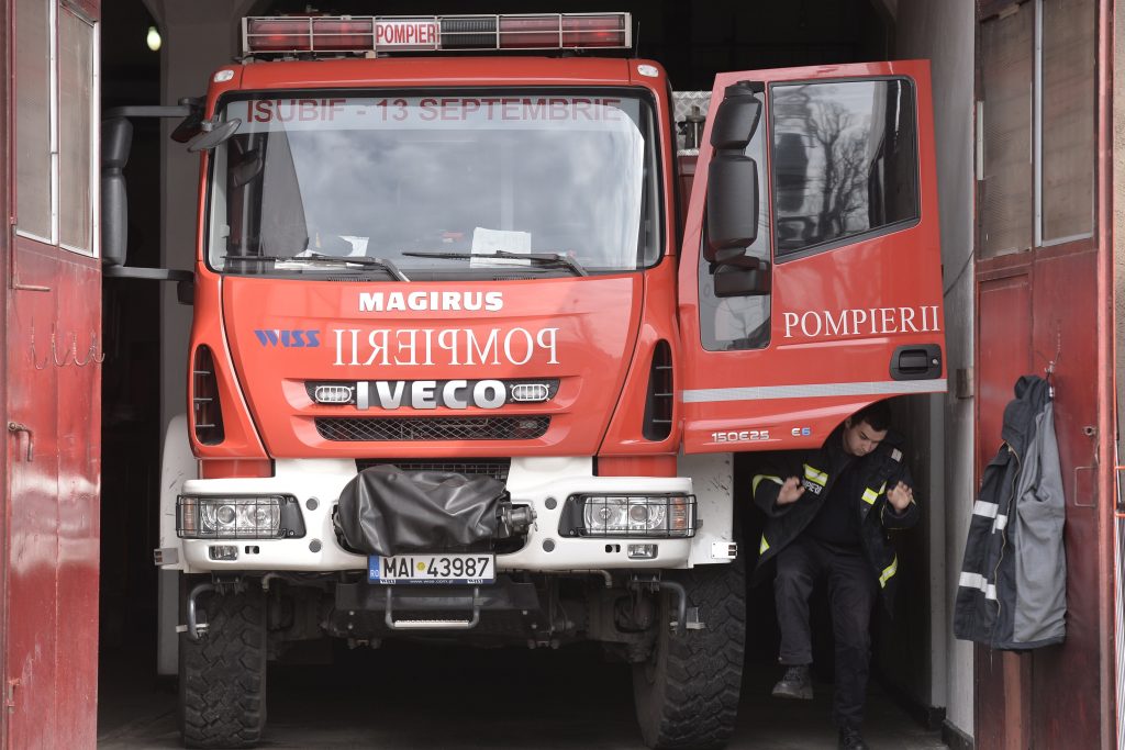 Şapte maşini incendiate Bucureşti. Suspectul este un copil