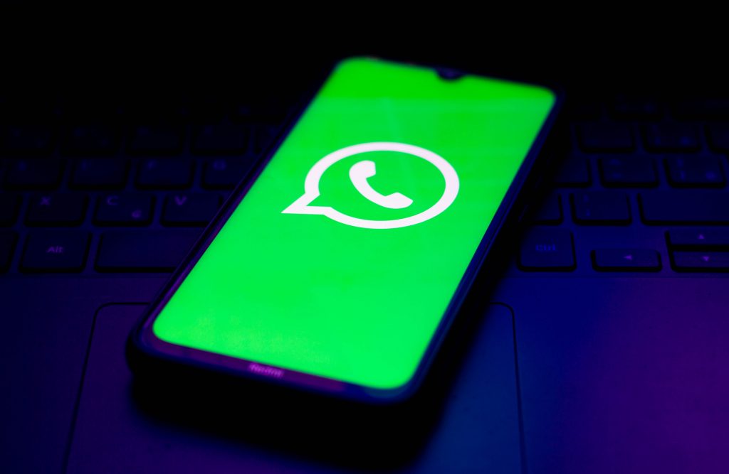 Meta va permite un serviciu de transfer pe WhatsApp prin intermediul Novi