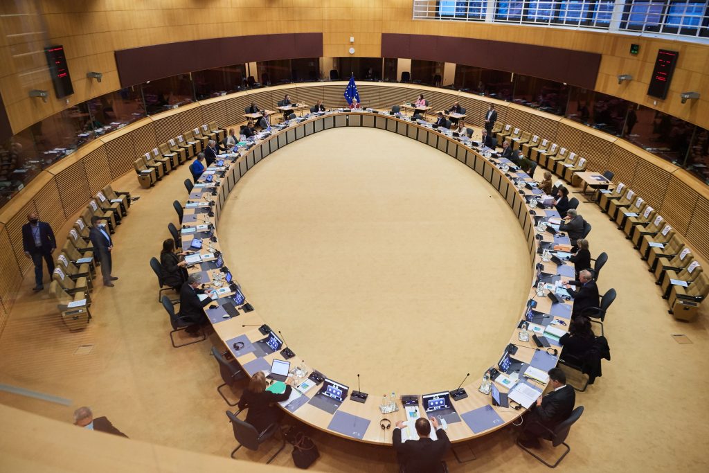 Comisia Europeană îndeamnă România să transpună normele UE de combatere a fraudei