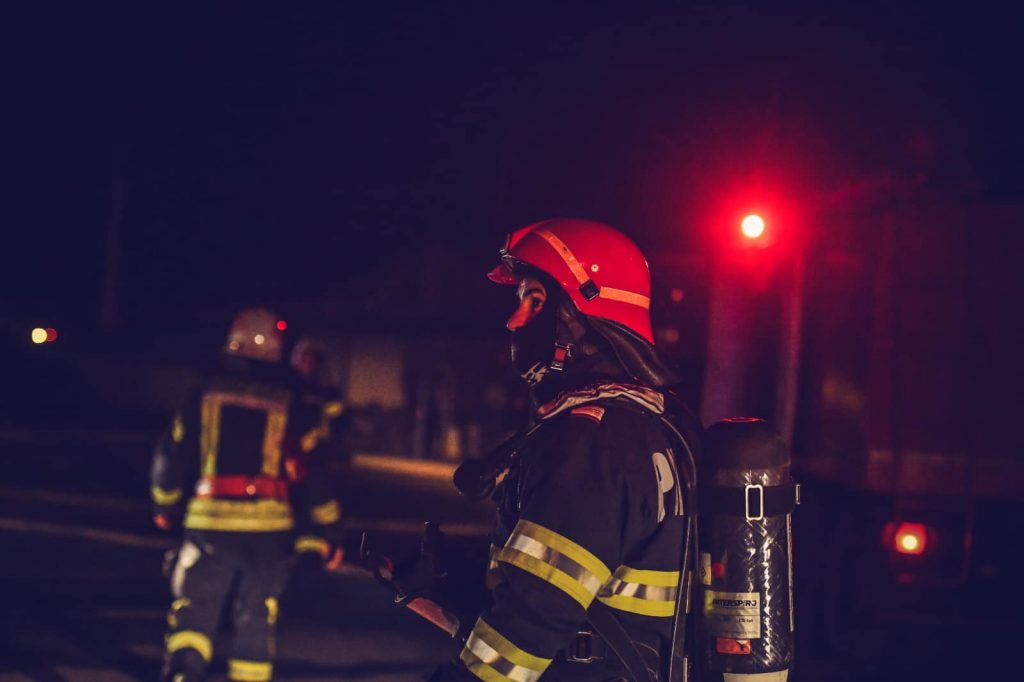Incendiu puternic la o biserică din București