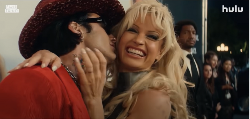 Jason Mantzoukas dă voce unui penis în miniseria inspirată din viața lui Mötley Crüe