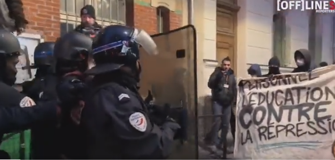 Greva educației în Franța. Jandarmii au început să lovească elevii