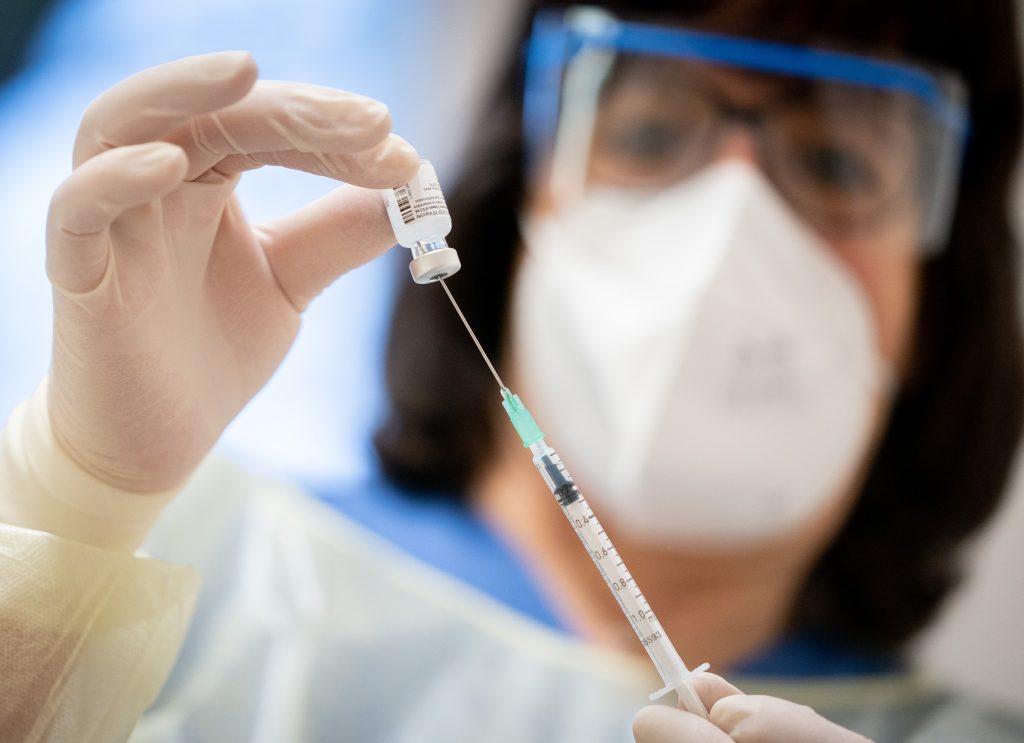 BILANȚUL VACCINĂRII: Peste 8.000 de persoane au fost vaccinate cu prima doză
