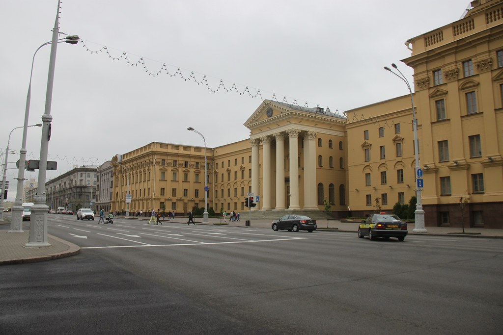 Francezii sunt avertizați să părăsească „fără întârziere” Rusia şi să evite Belarus