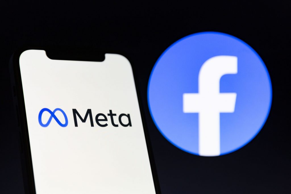 Metavers pătrunde în rețelele de socializare. Companiile vor putea să ruleze reclame 3D pe Facebook și Instagram