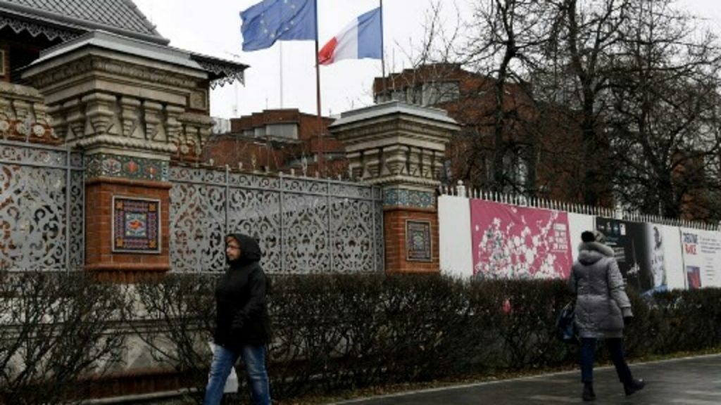Rusia expulzează 34 de diplomați francezi ca măsură de retorsiune