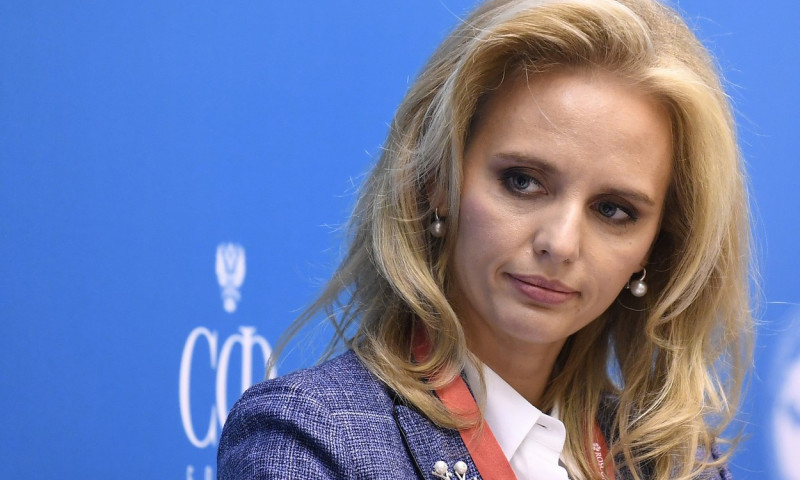 Fiica lui Putin, Maria Vorontsova, îi ia apărarea tatălui său prin mesajele de pe rețelele sociale