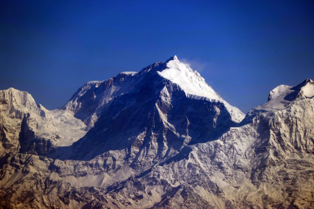 Un alpinist rus a murit în tabăra de pe Muntele Everest, anunţă un oficial nepalez