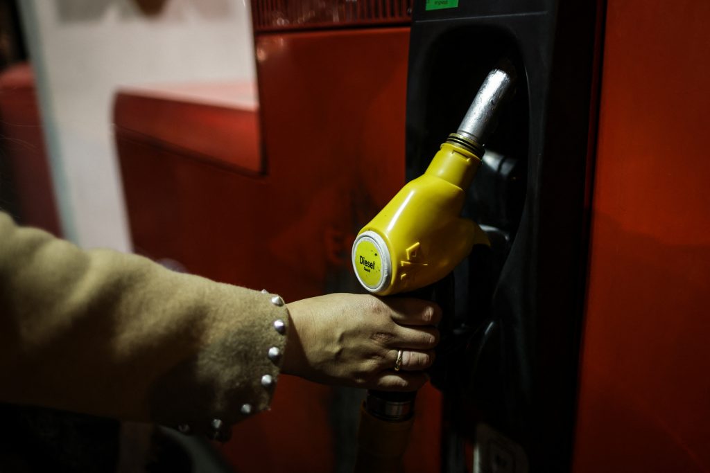 Polonia trimite Ucrainei peste 25.000 de tone de benzină