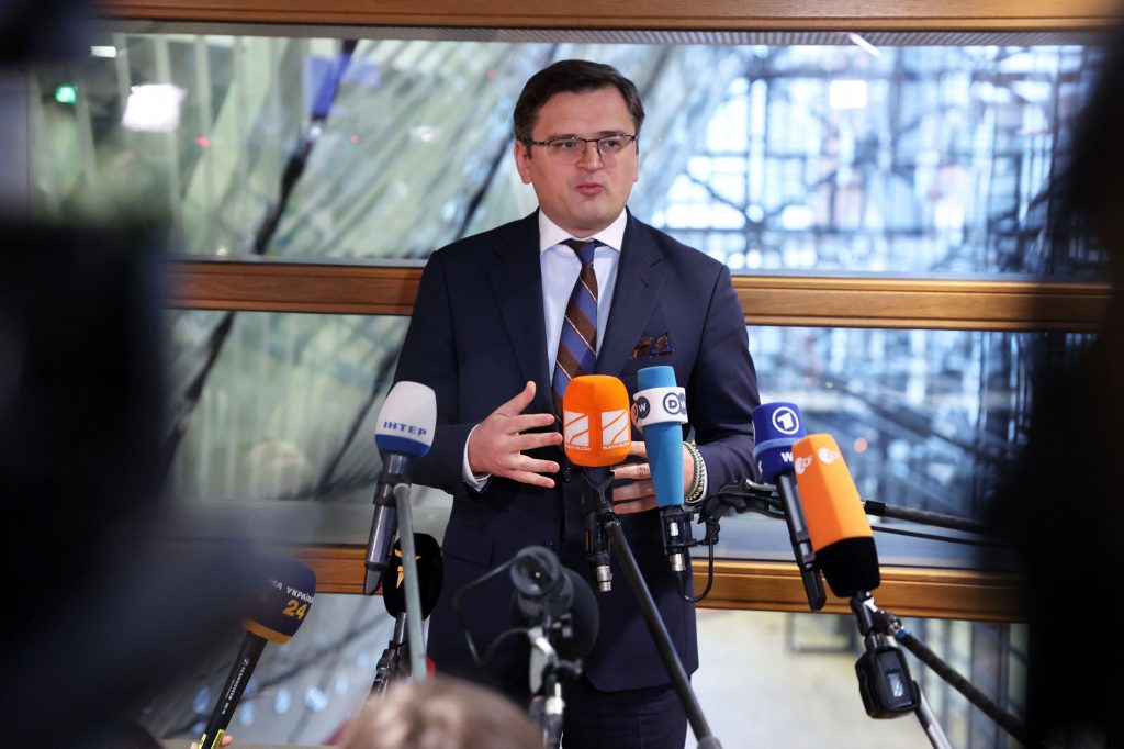 LIVE UPDATE. Ziua 93 de război. Kuleba: „Ucraina are nevoie urgent de arme grele. Fără acestea, nu vom putea să îi respingem pe ruși”