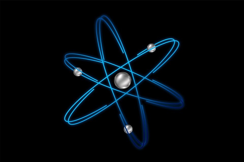 Cât timp poate „trăi” un neutron în afara unui nucleu atomic?