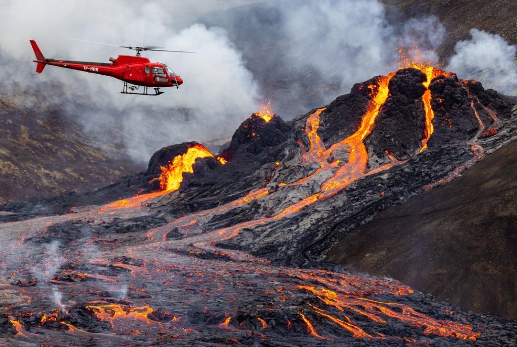 Islanda: Un vulcan de lângă Reykjavik erupe pentru a doua oară în 6.000 de ani