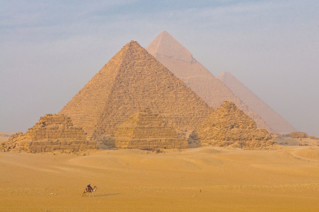 Reacția Egiptului după ce Musk a scris că piramidele au fost construite de extratereștri