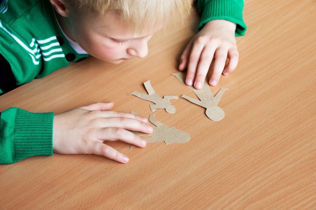 Comisia Europeană impune de astăzi norme care îmbunătățesc viața profesională și cea privată a părinților