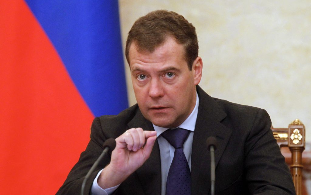 Berlinul duce un „război hibrid” împotriva Moscovei, acuză fostul președinte rus Medvedev