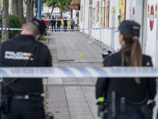 Cinci persoane, printre care un polițist, au fost ucise într-un atac armat în Carolina de Nord