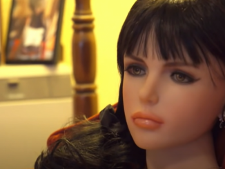 Firma de roboți sexuali lansează ultima serie de păpuși pe care cumpărătorii le pot personaliza