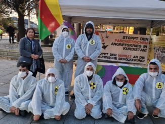 Activiștii din Atena și Torino protestează față de utilizarea de către Turcia a armelor chimice