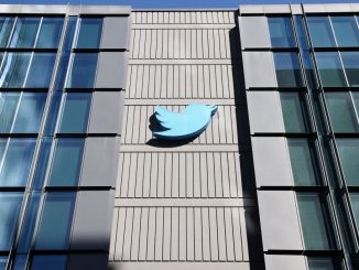 Într-un nou proces, compania Twitter este acuzată că a vizat femeile în concedieri