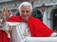 Vaticanul anunță că fostul Papă Benedict al XVI-lea este „lucid și vigilent”, dar starea sa rămâne gravă