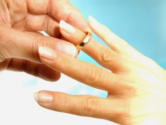 STUDIU. Persoanele căsătorite au un risc mai mic de a devolta demență