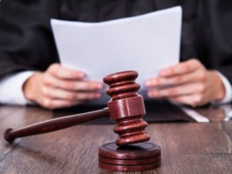 Un tânăr a dat în judecată Facebook, acuzând platforma că a contribuit la moartea tatălui său