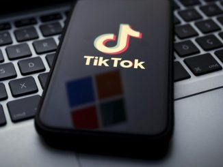 Care sunt cele mai bune momente din zi pentru a posta pe TikTok cu scopul de a crește veniturile