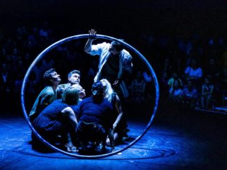 Pentru artiștii de circ ucraineni, viitorul este în aer