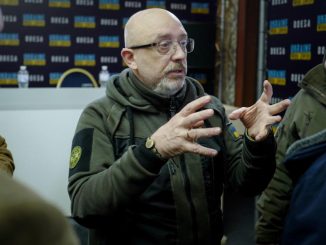 Ucraina îl va înlocui ministrul Apărării în cadrul unei remanieri pe timp de război