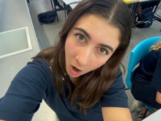 O fată de 16 ani a fost ucisă de un rechin, în timp ce prietenii o priveau în timp ce înota cu delfinii