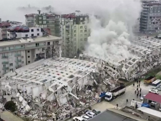 Turcia a emis 113 mandate de arestare pentru cei care au construit clădirile care s-au prăbușit