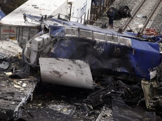 „Durerea s-a transformat în furie”: Muncitorii feroviari din Grecia intră în grevă din cauza condițiilor după accidentul feroviar mortal