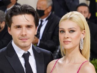 Socrii lui Brooklyn Beckham îl angajează pe avocatul prințului Andrew, cu 900 de dolari pe oră, în procesul intentat de el și soția sa organizatorului de nunți