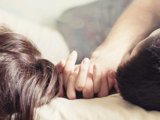 Studiu despre femeile în vârstă care se întâlnesc cu bărbați mai tineri: „Sunt mai satisfăcute”