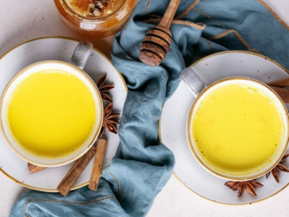 Lapte auriu: Un remediu străvechi pentru problemele pielii, răceli, detoxifiere și somn prost